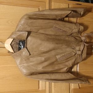 Leather jackets are trending. Vintage 80s 90s soft leather moto jacket